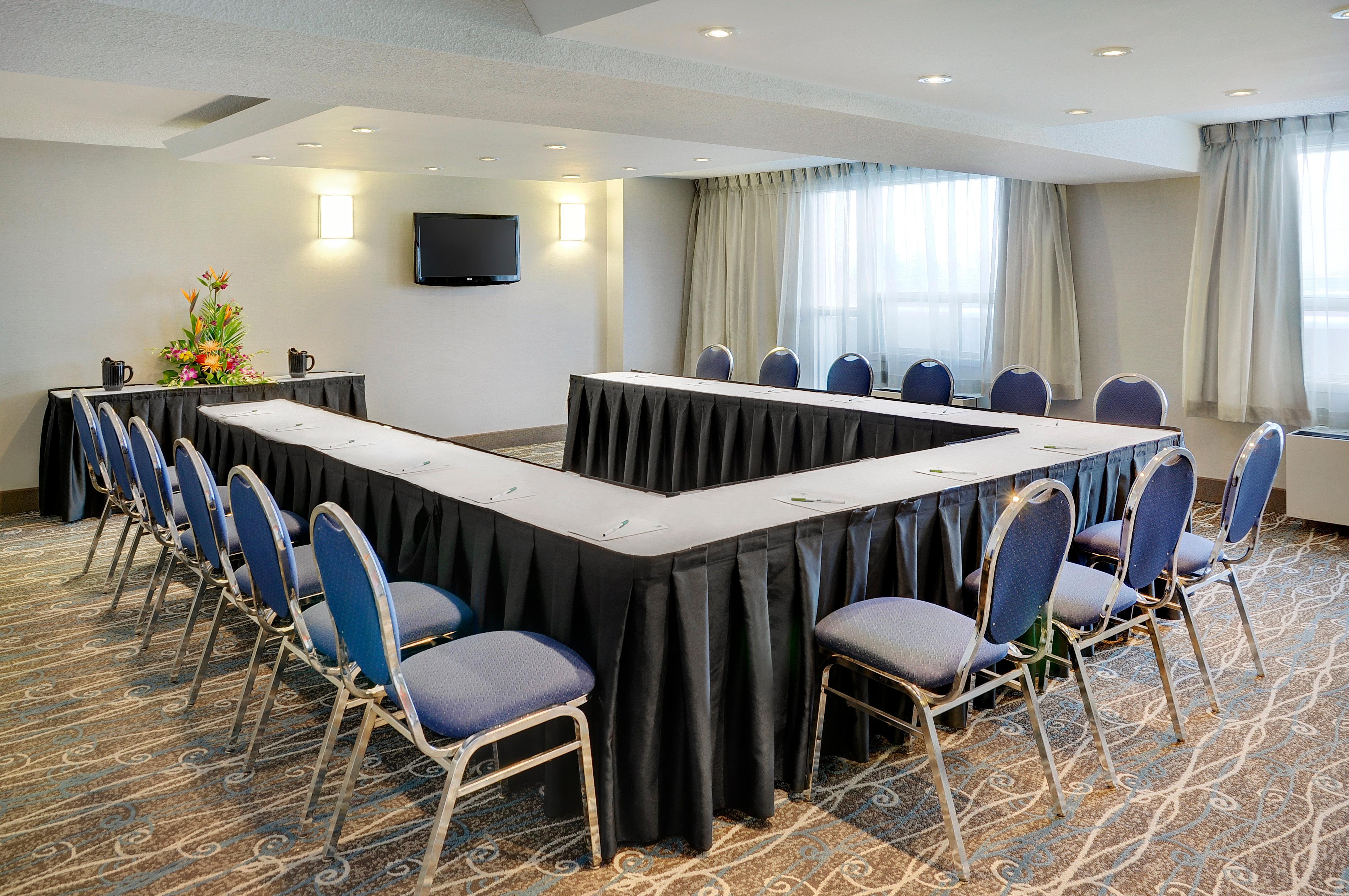 Holiday Inn Hotel & Suites London By Ihg Buitenkant foto