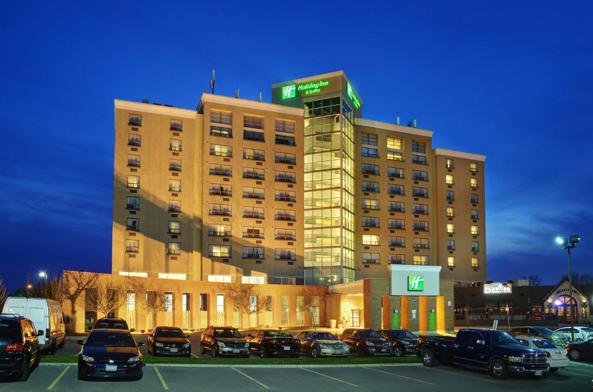 Holiday Inn Hotel & Suites London By Ihg Buitenkant foto